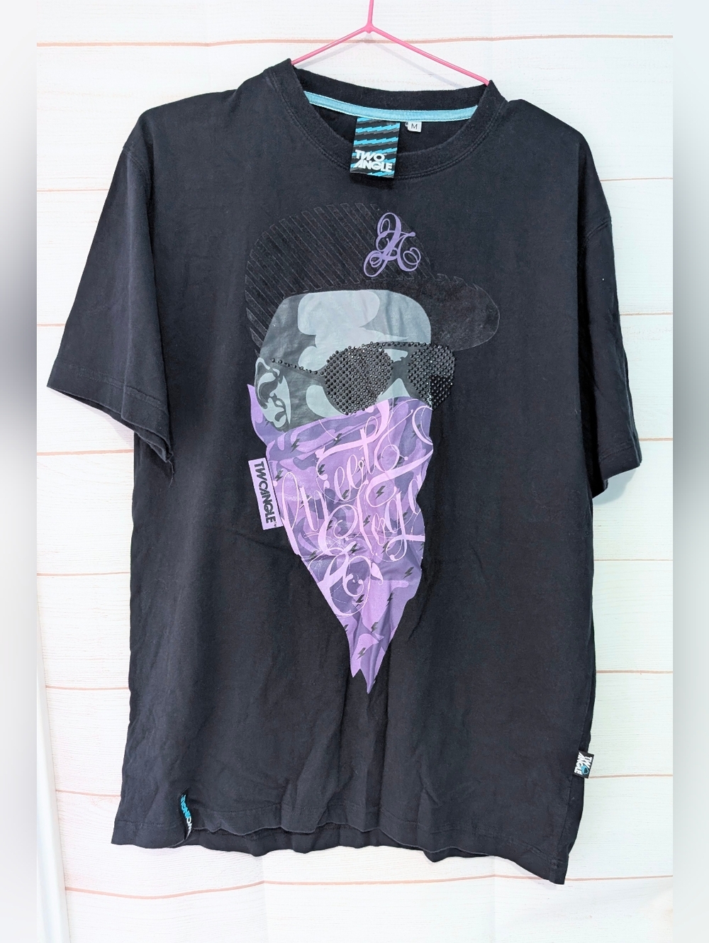 Vintage Two Angle Graphic Tee with Purple Bling Bandana Design 😮 Size Medium